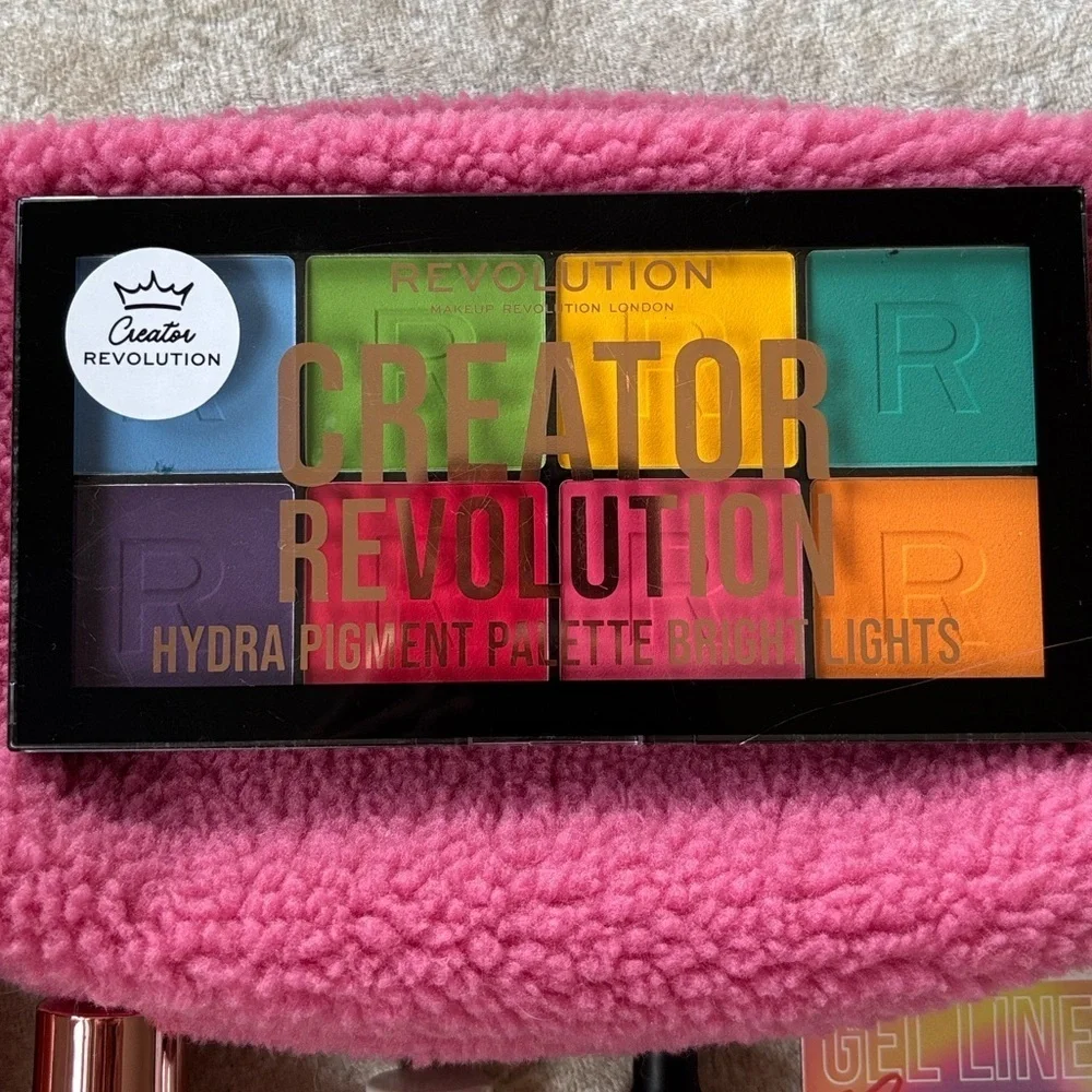 Makeup Revolution Set Foundation Baking Powder Oil Creator Bright Lights Palette